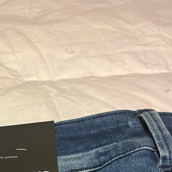 Women’s stretch cropped jeans. NWT Size 18 - Picture 5 of 5